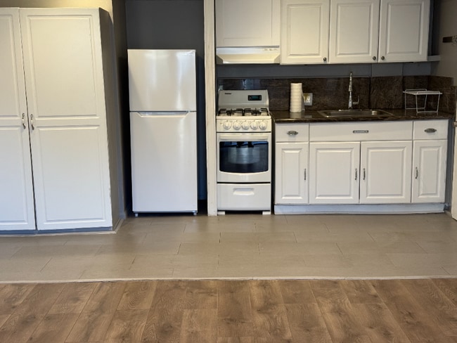 Building Photo - 14038 Califa St Rental