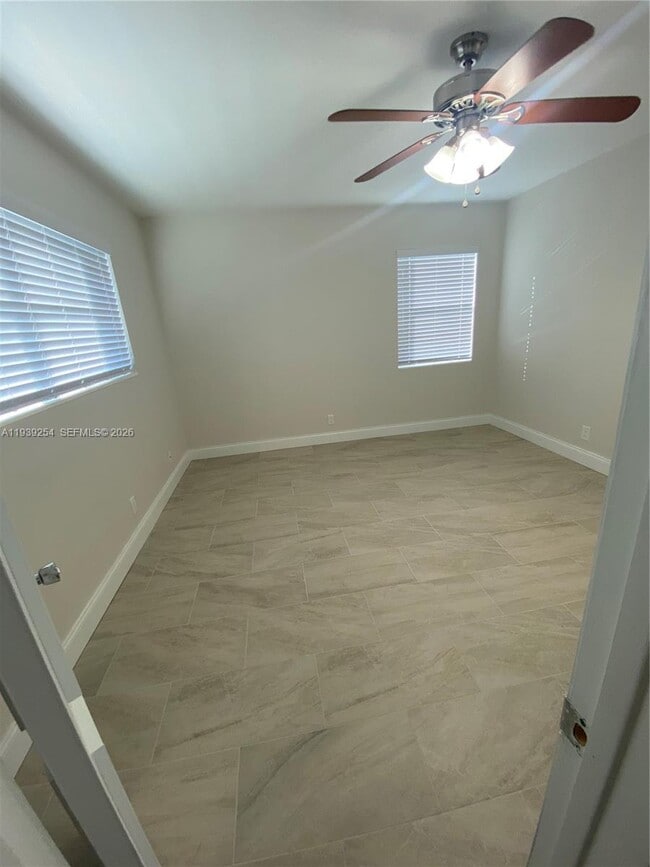 Photo - 2344 NE 12th St Unit J