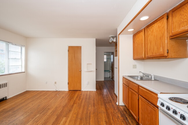 Photo - 130 E. Shields Street