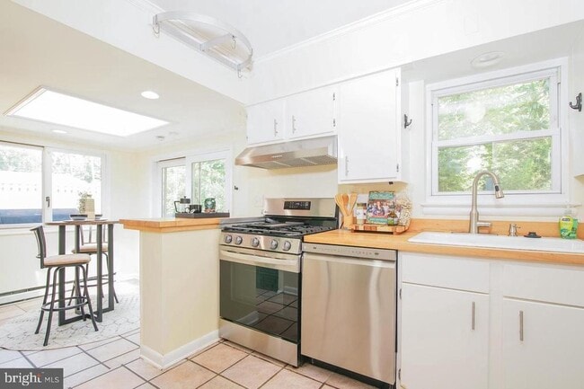 Photo - 5602 Hawthorne St