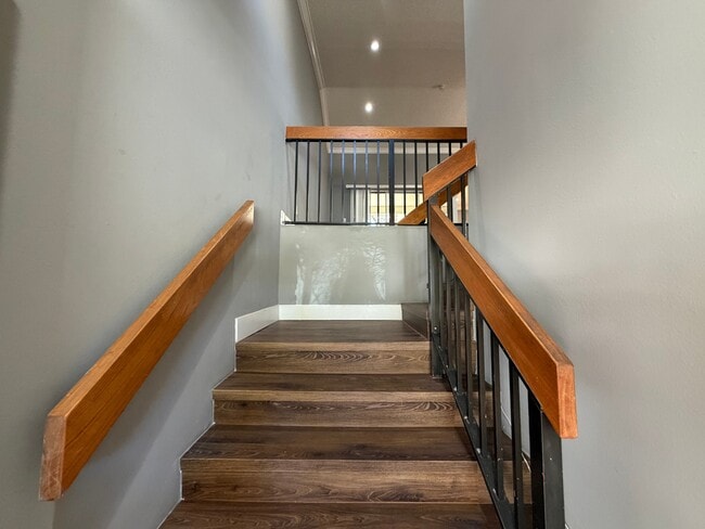 Photo - 323 Ives Dairy Rd