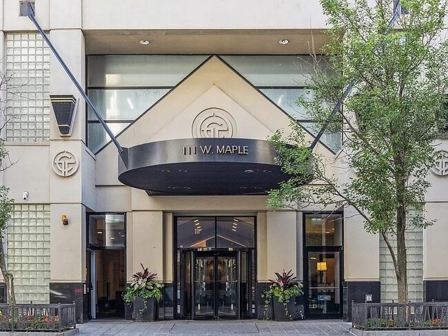 Building Photo - 111 W Maple St