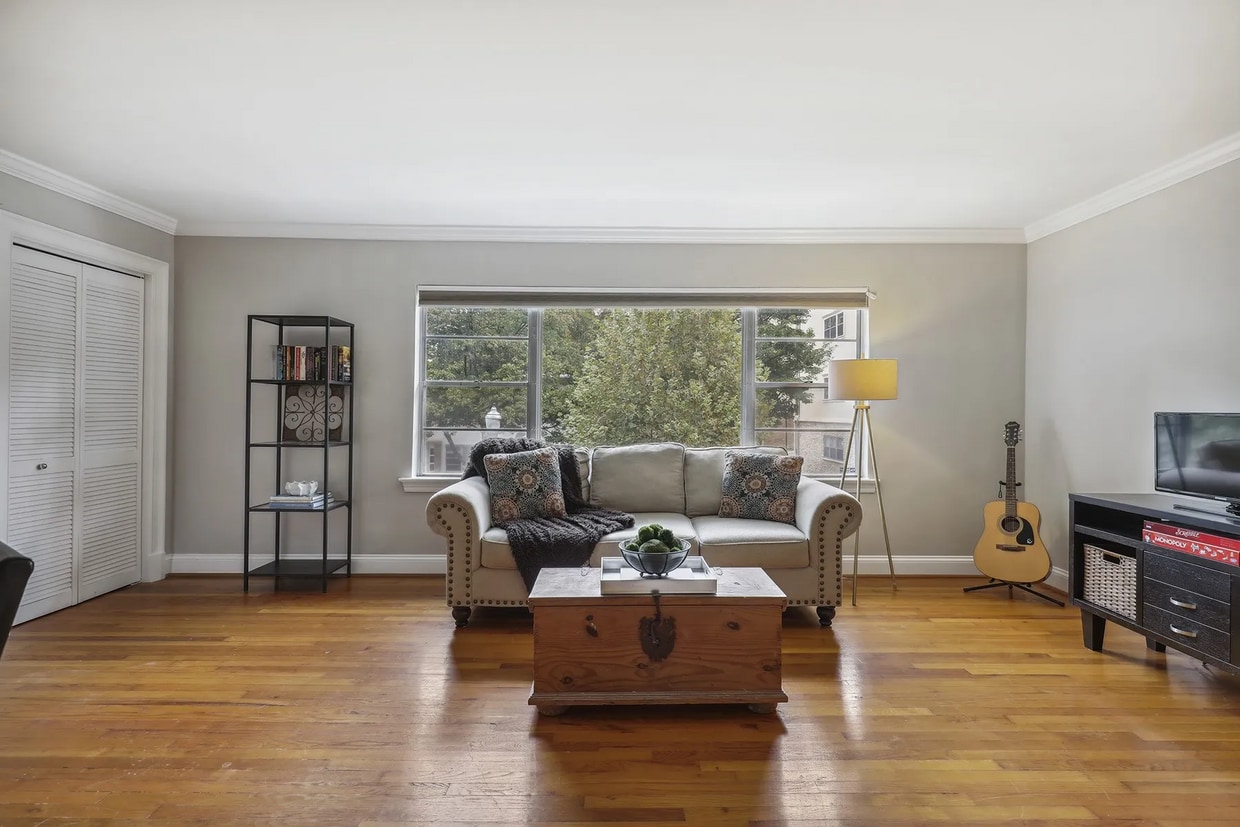 Photo - 2230 Cheshire Bridge Rd NE (Atlanta, GA)