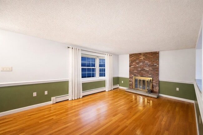 Photo - 163 Mills Ave