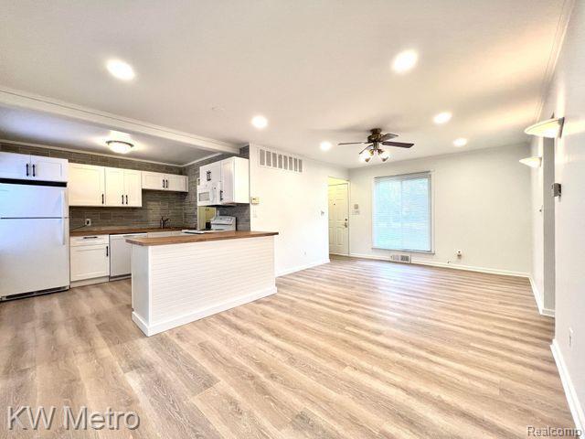 Photo - 10400 Troy St