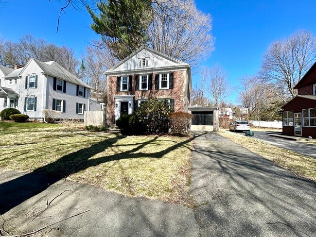32 Wamsutta Ave