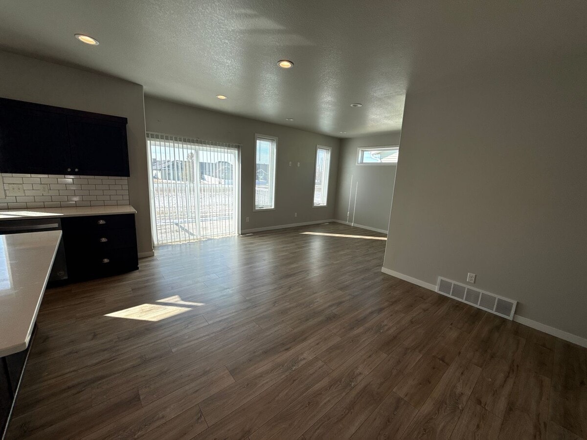 Photo - 3033 39th Ave S