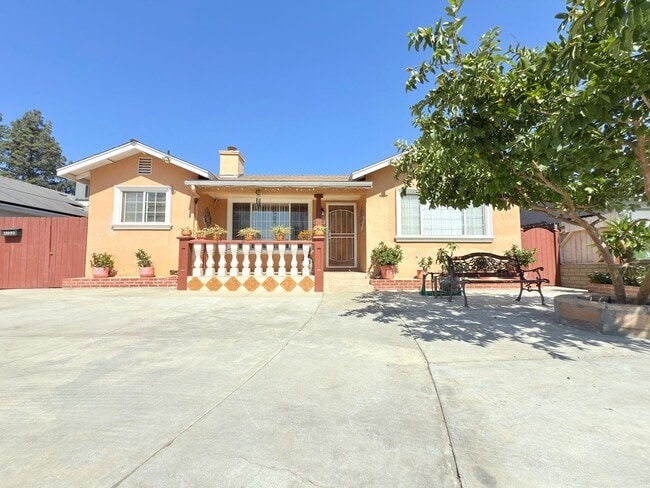 Photo - 12083-12083 Neenach St Apartamento Unidad 12081 Neenach St