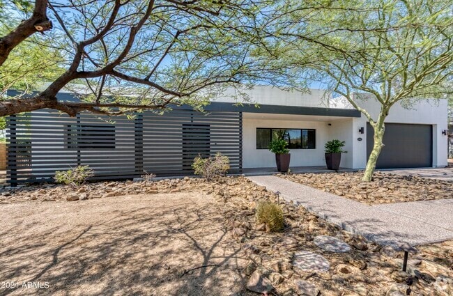 Building Photo - 4042 E Saint Joseph Way Rental