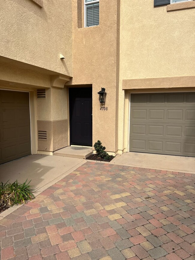 Wonderful townhome in Carlsbad with panora... - Wonderful townhome in Carlsbad with panora...