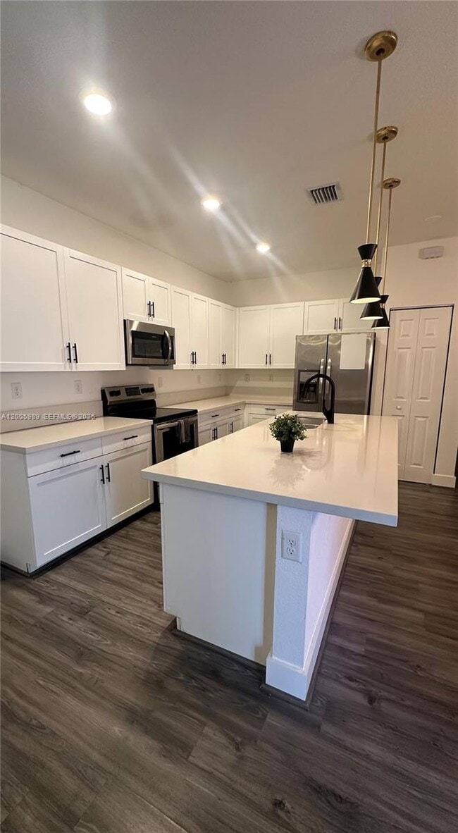 Photo - 3423 W 110th St