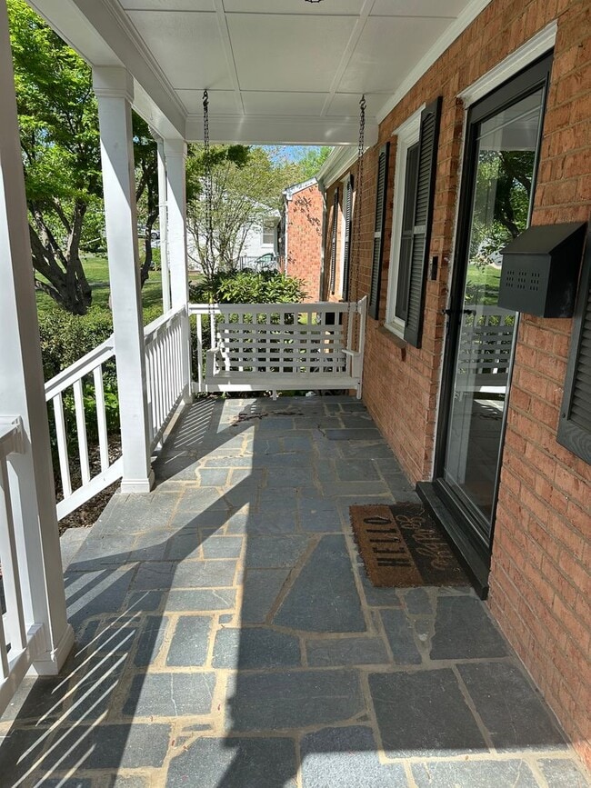 Photo - Charming 3 BR, 2.5 Ba house in a great location in town on a quiet cul de sac