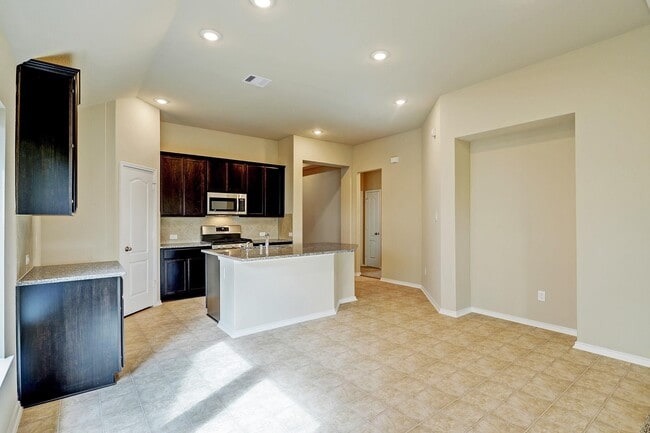 8811 Trenton Landing Ln