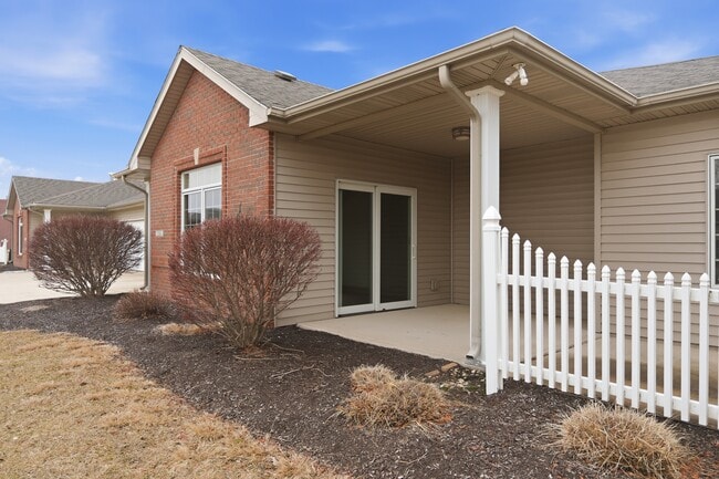Covered Patio w/ open air extension - 514 Victoria Station Way Unit 514 Victoria Station Way