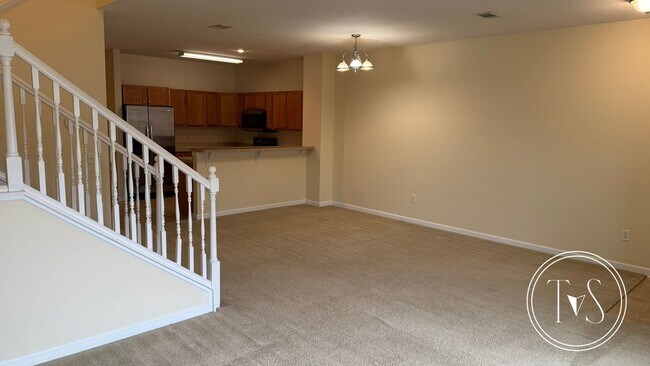 Photo - RATE DROP ALERT! (was $2100/month)