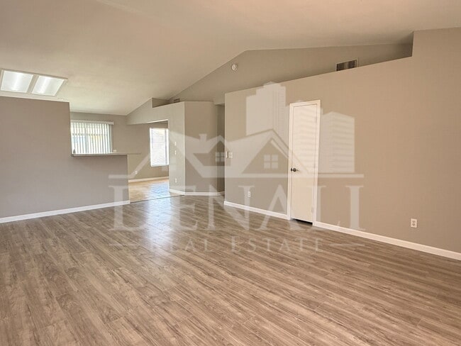 Photo - 490 E Bart Dr