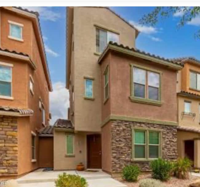 Building Photo - 2031 N 77th Ln Rental