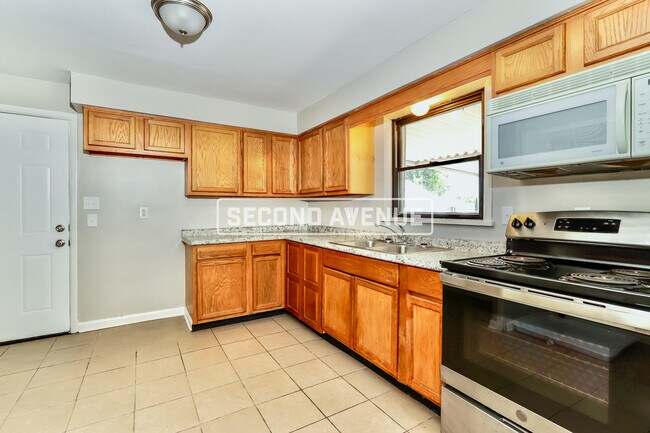 Photo - 7215 Earl Dr