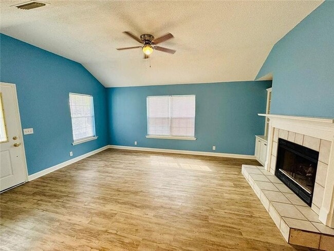 Photo - 312 Maple St