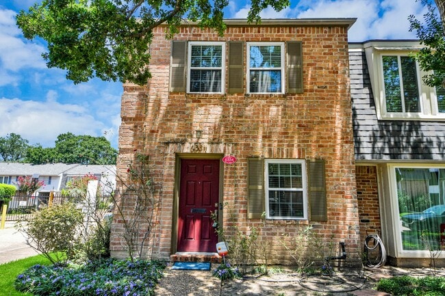 6334 Chevy Chase Dr Unit 17