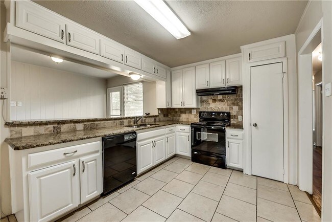 Photo - 1601 Larkspur Dr