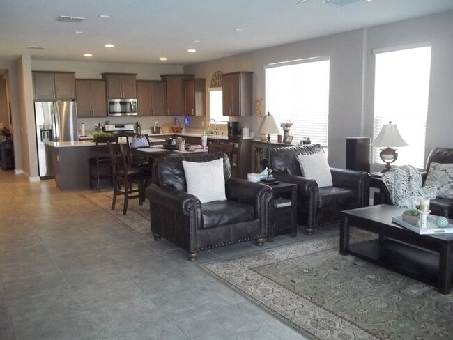 Photo - Stunning Fully furnished home 3 bed 2.5 ba...