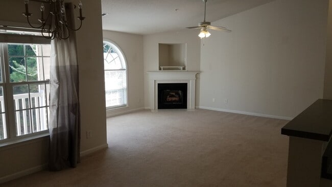 Photo - Nice condo, top floor, convenient to hospitals and shopping