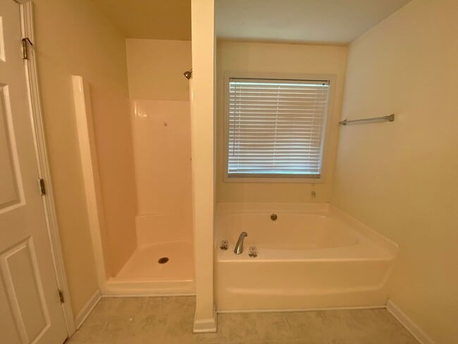 Photo - PRE-LEASING FOR AUGUST 2026!