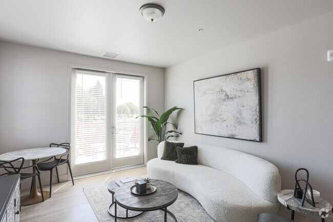 1BR, !BA - 662 SF
