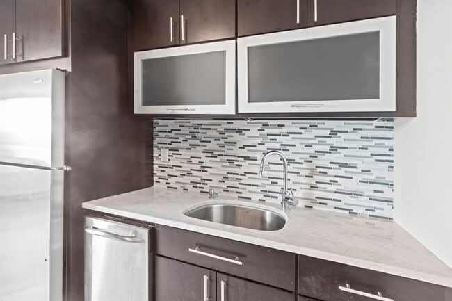 Photo - 9060 Palisade Ave Unidad 706