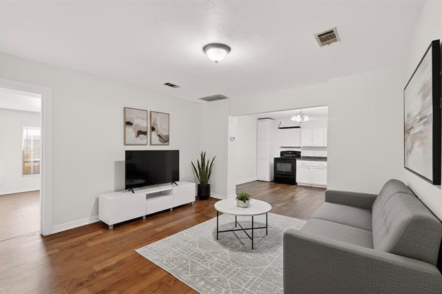 Photo - 5645 Santa Fe Ave