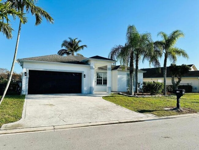 Photo - 1196 Hatteras Cir