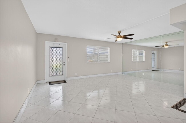 Photo - 195 Brittany F