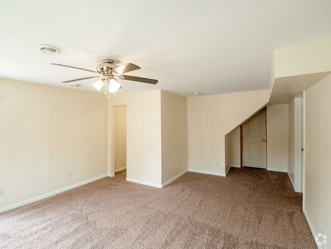 Building Photo - Cigar Shop-Lower Unit Cigar Shop-Lower Rental