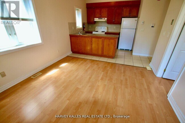 Photo - 775 Ossington Ave