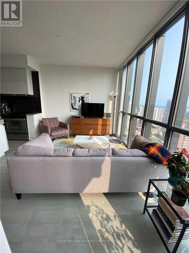 Photo - 101 Charles St E Unité 3002