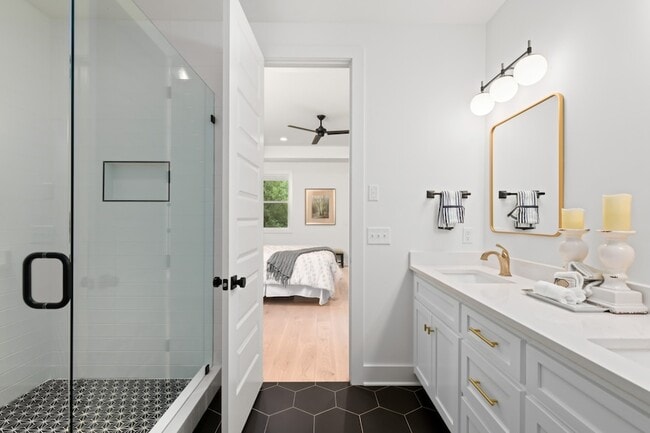 Photo - 212B Jennings Ave