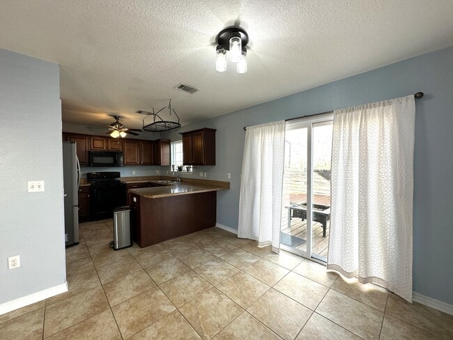 Photo - 417 Eisenhower Dr