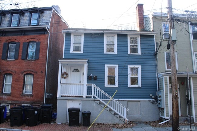 Building Photo - 52 S Bridge St Unit 1st Floor