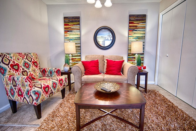 Charming Studio Apartment Home. 624 Sq. Ft .