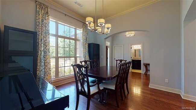 Photo - 9131 Thetford Way