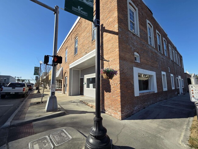 Photo - 131 N Jefferson St