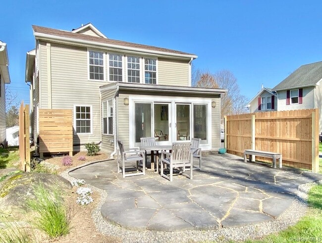 Photo - 32 Oak St