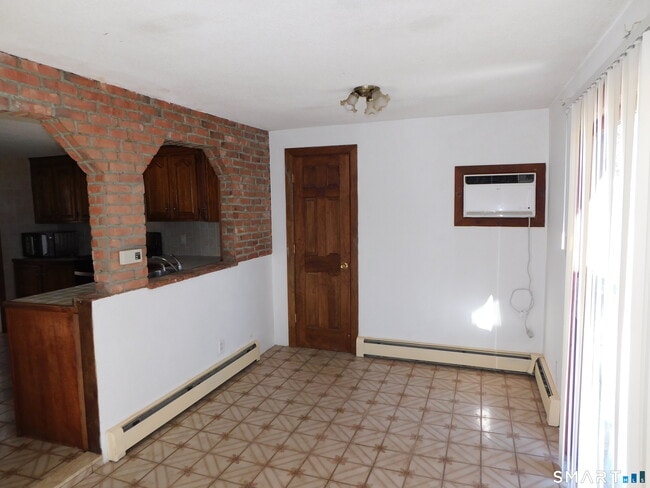 Photo - 83 Forest St