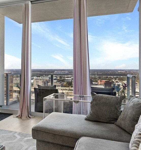 Photo - 150 E Robinson St Unidad 2906