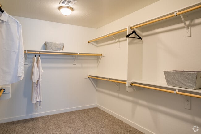 3 BR, 3 BA - 1840SF