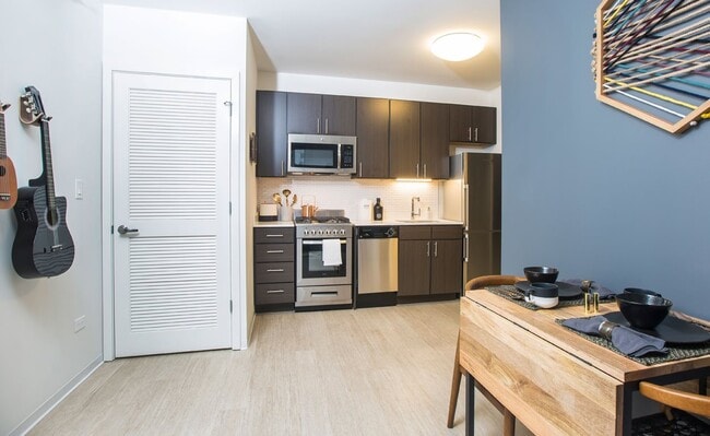 Photo - 200 W Superior St Unidad 2706B