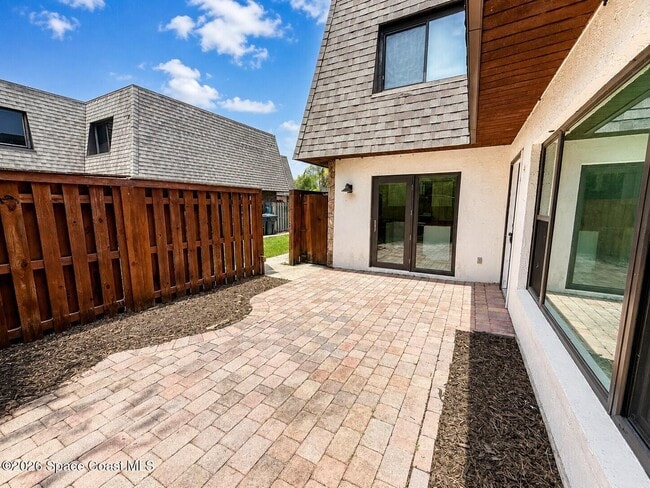 Photo - 2115 Harrison St