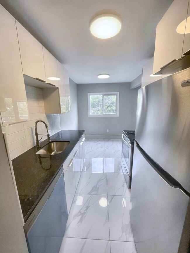 Building Photo - Delaney Place