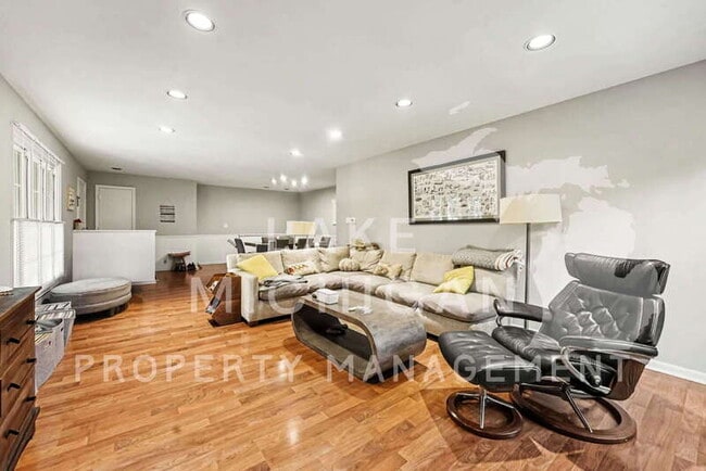 Photo - 515 Maryland Ave NE